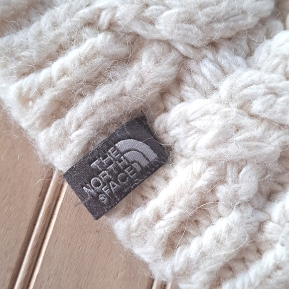 The North Face Girls Medium Cable Knit Cream Wool Blend Fleece Inside Winter Hat - Picture 6 of 6